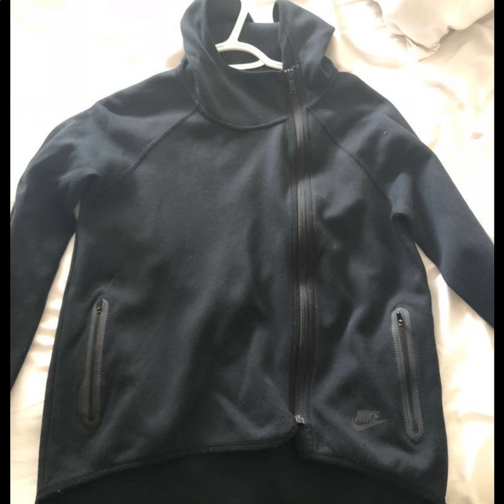 Nike Women’s Black Tech Fleece Cape